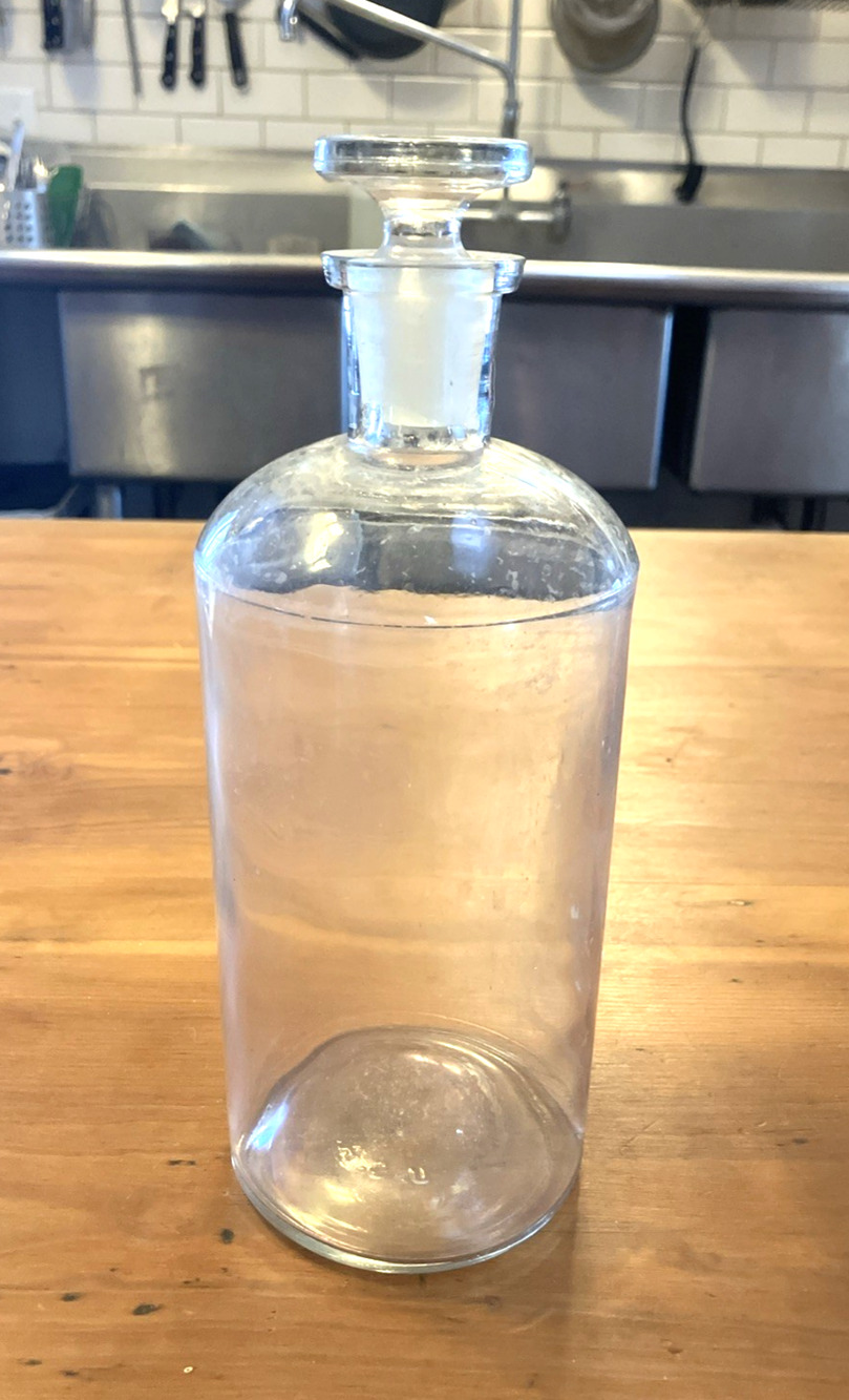 W T Co Vtg Antique Apothecary Large Glass Bottle With Glass Stopper 9.5"